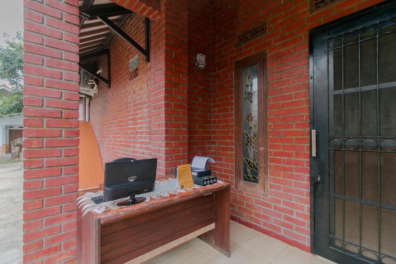Ayu Homestay Syariah Sukabumi Exterior photo