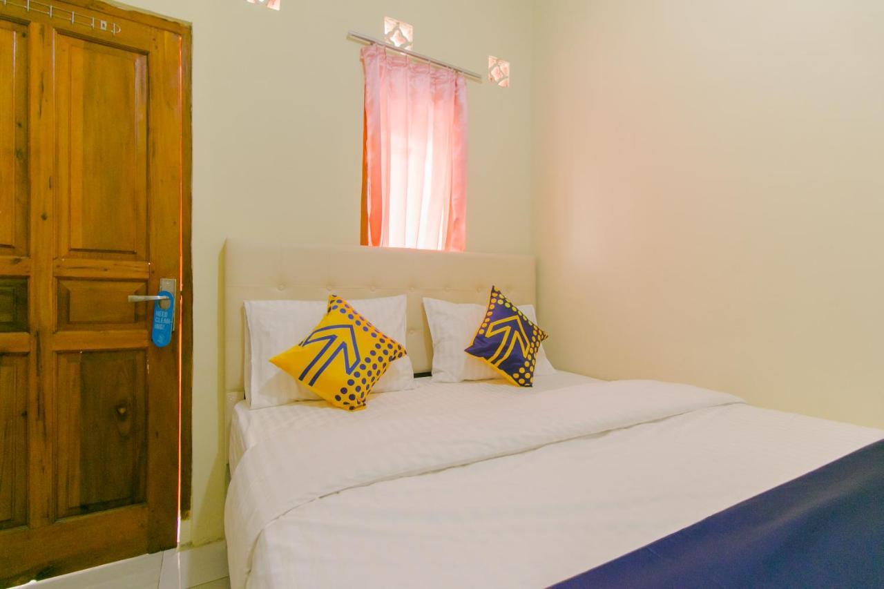 Ayu Homestay Syariah Sukabumi Exterior photo