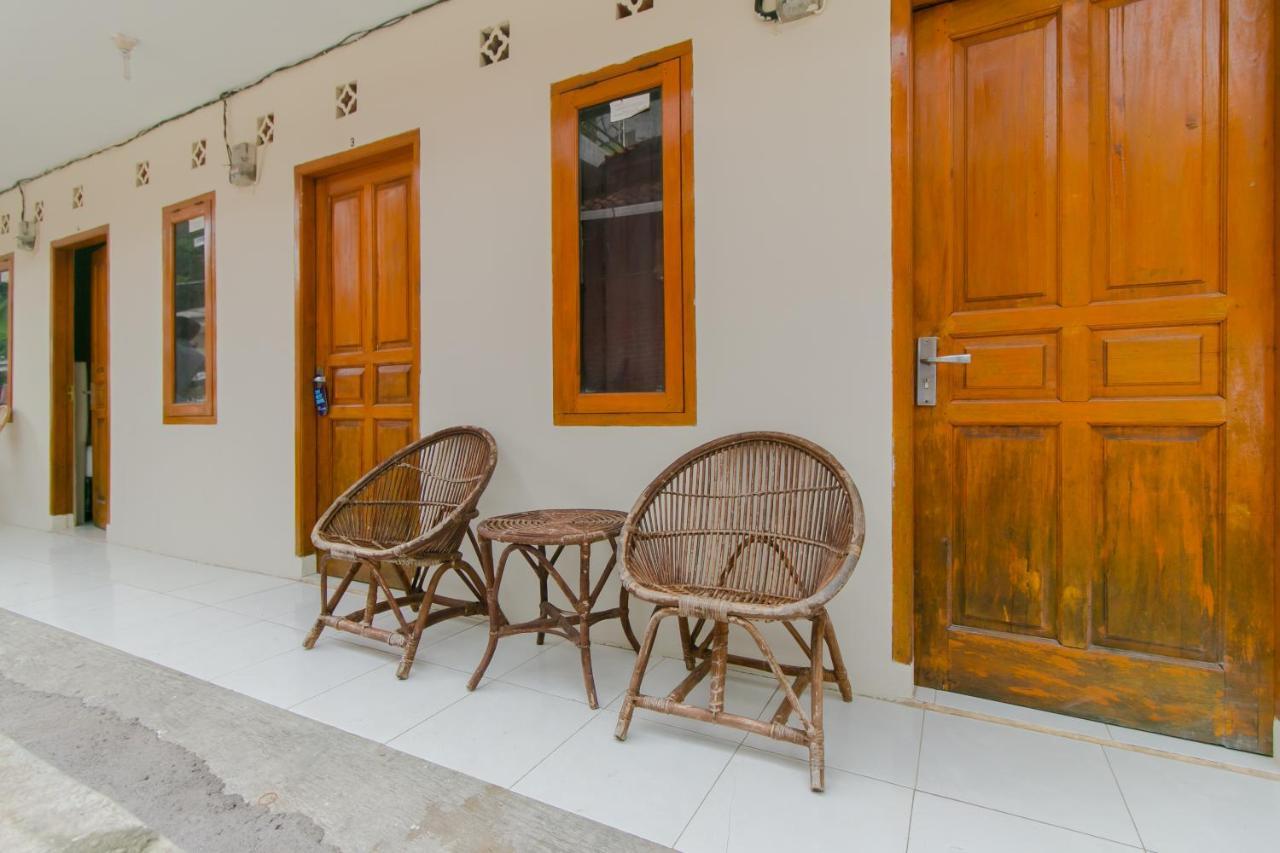 Ayu Homestay Syariah Sukabumi Exterior photo